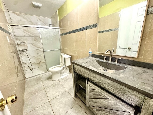 Building Photo - 5813 Lucy Ln