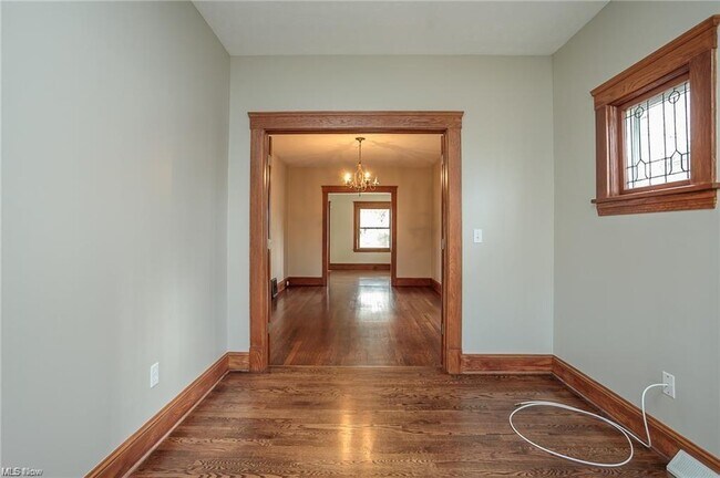 Building Photo - 1206 Edwards Ave