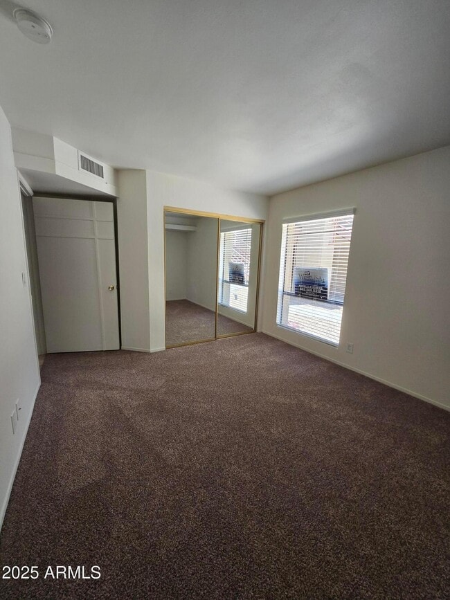 Building Photo - 5035 N 10th Pl