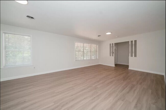 Building Photo - 2900 S Garrett Terrace