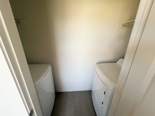 Building Photo - 12526 Mountain Daisy Rd