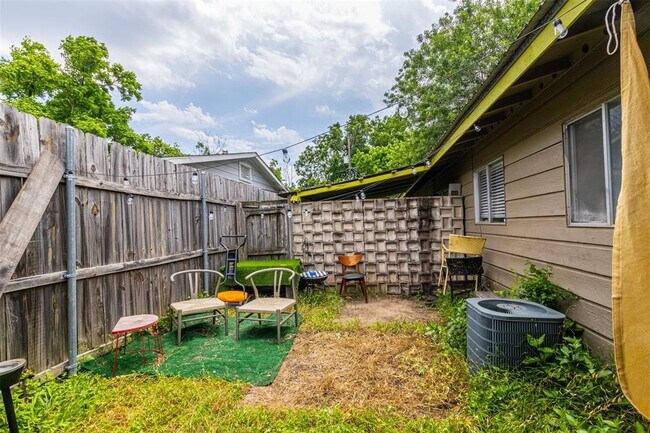 Building Photo - 2021 Wheless Ln