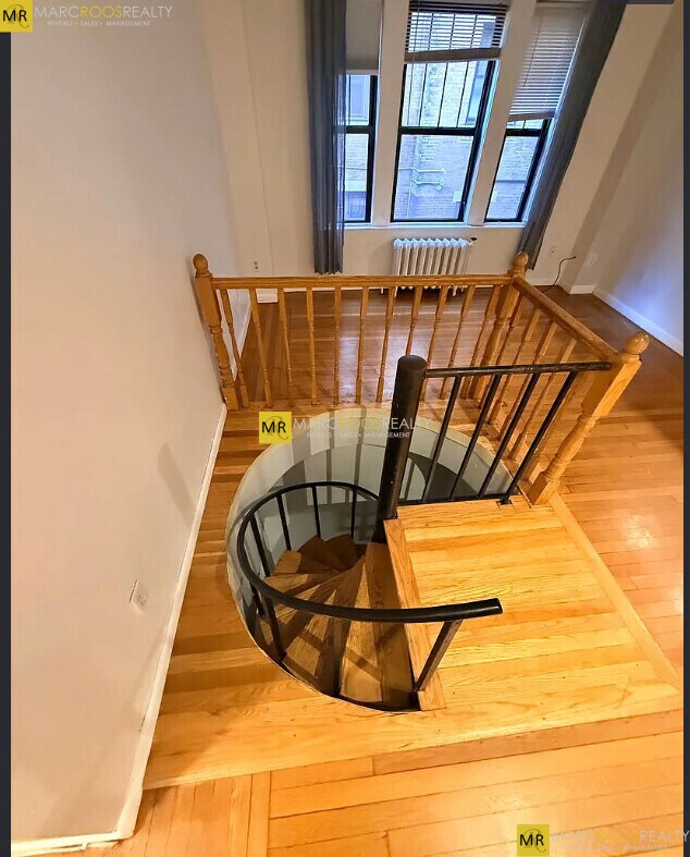 Building Photo - 460 Park Dr