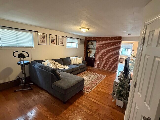 Building Photo - 72 Reservoir Ave