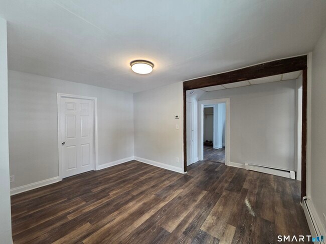 Building Photo - 1894 Elm St