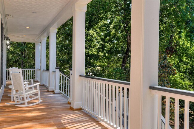 Building Photo - 501 John Fox's Run