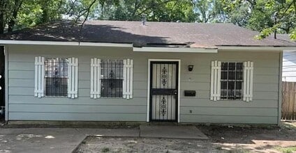 Building Photo - 6002 Henderson Ave