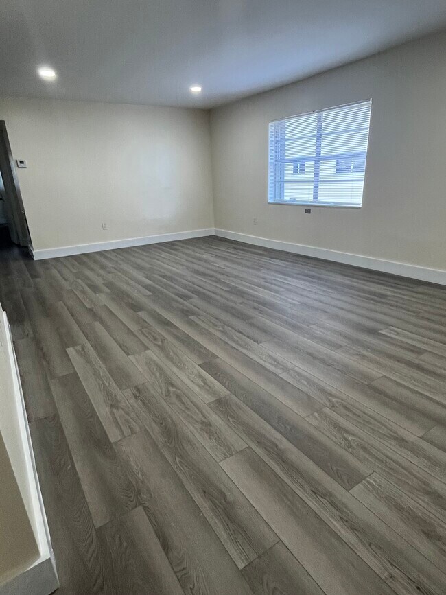 Building Photo - 1747 Rodman St