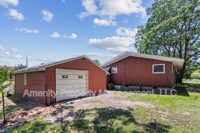 Building Photo - 1405 Todds Ln