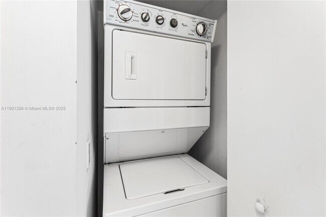 Building Photo - 335 S Biscayne Blvd