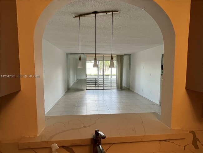 Building Photo - 403 NW 68th Ave