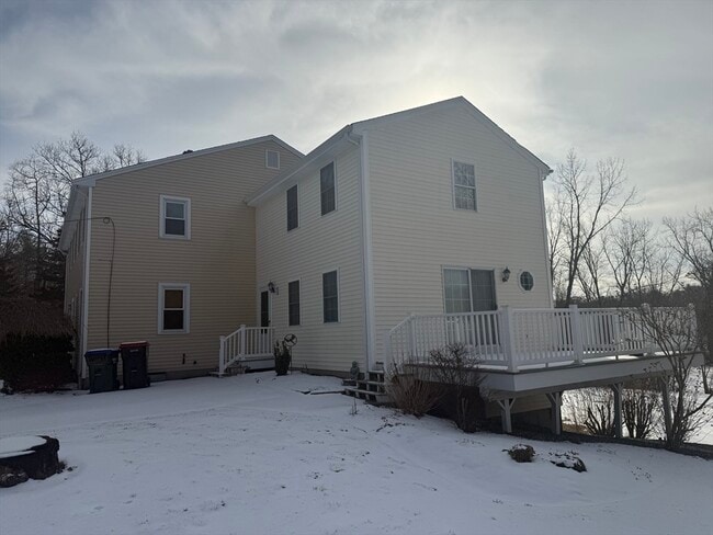 Building Photo - 59 Elm St