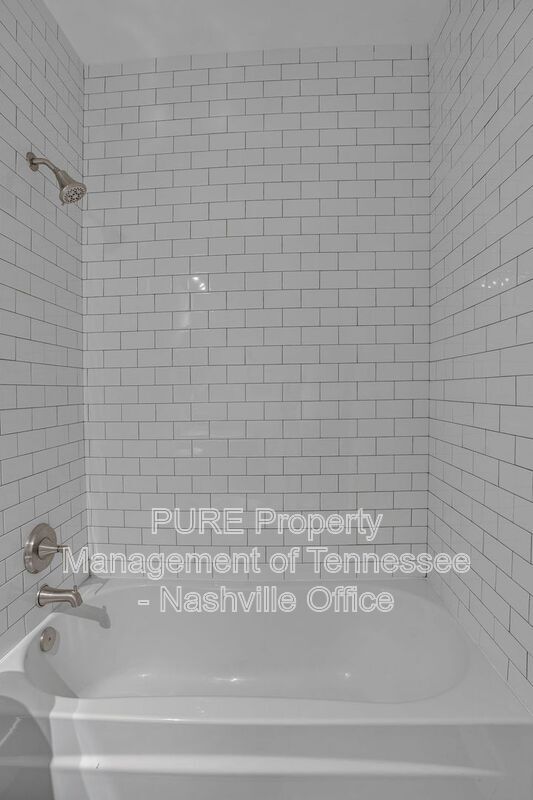 Building Photo - 3212A Lincoln Ave