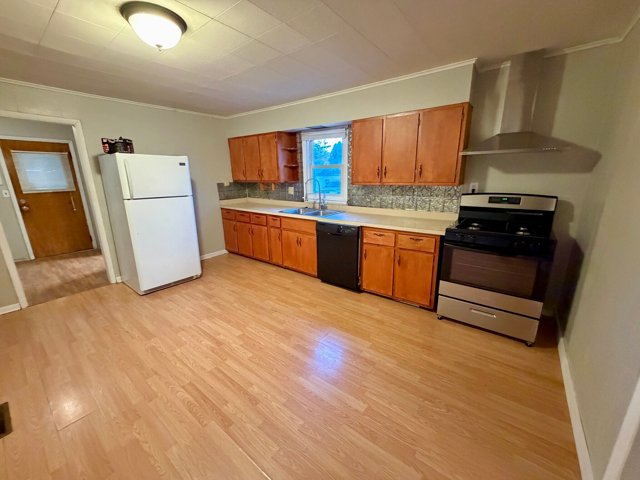 Building Photo - 3220 Franklin Ave