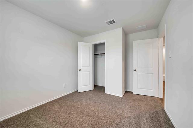 Building Photo - 501 Yellow Rose Rd