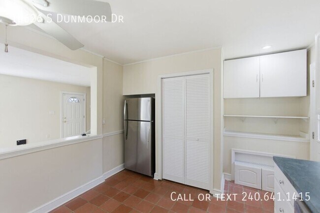 Building Photo - 10626 S Dunmoor Dr