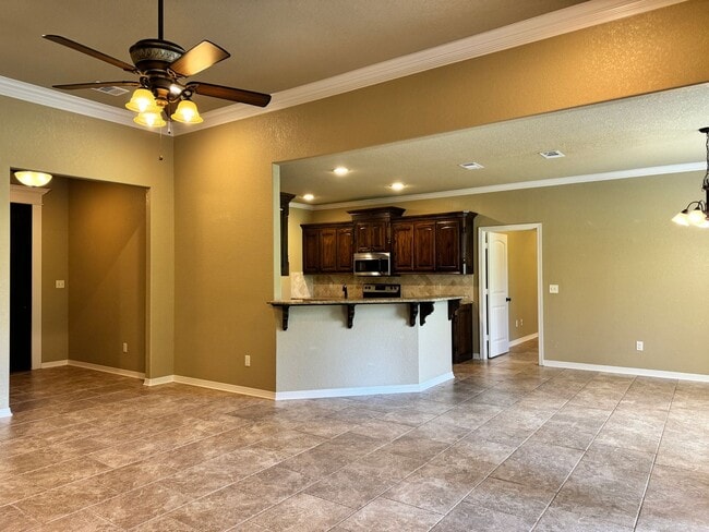 Building Photo - 11865 Poydras