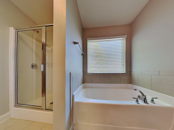 Building Photo - 3200 Emerald Ridge Ct
