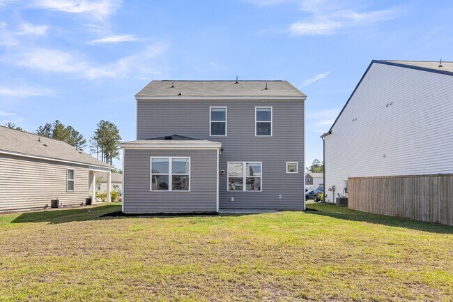Building Photo - Beautiful 3 bedroom/3 bathroom two story home available in Cane Bay!