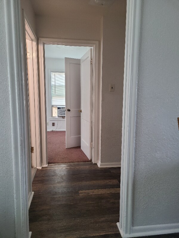 Building Photo - 641 Robinson St