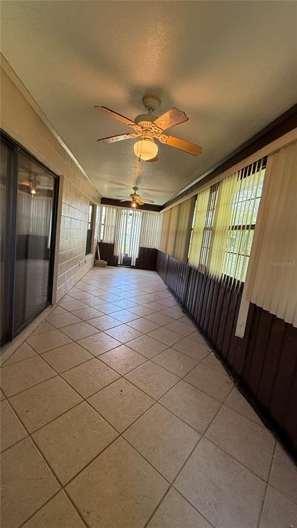 Building Photo - 404 Spike Ct