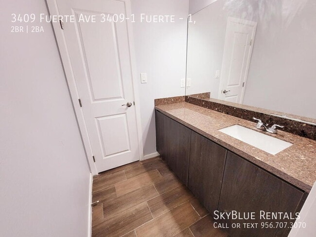 Building Photo - 3409 Fuerte Ave