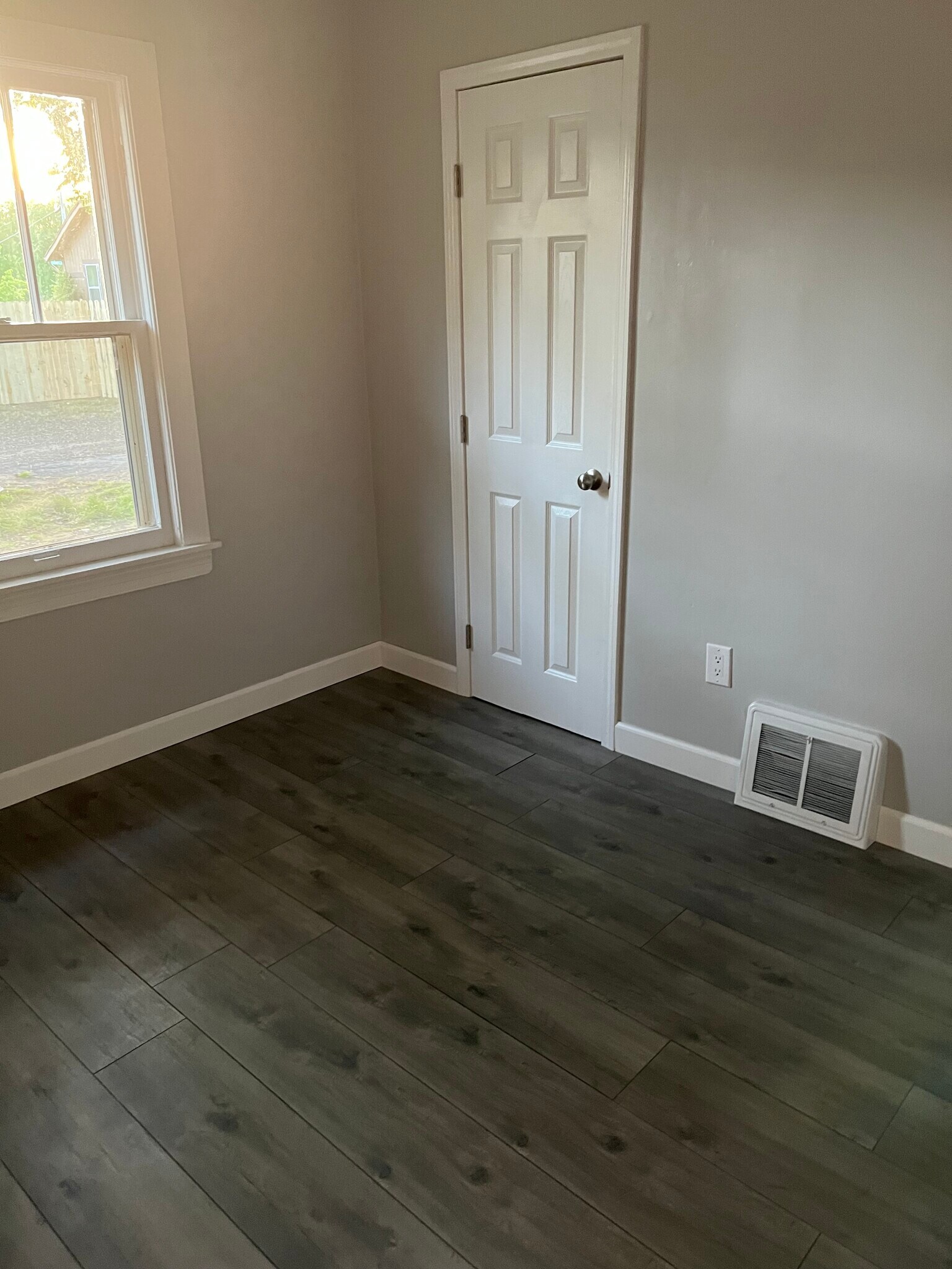 2nd bedroom 8x10 - 51539 Pond St