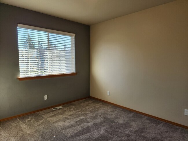 Building Photo - 2715 93rd Pl SE