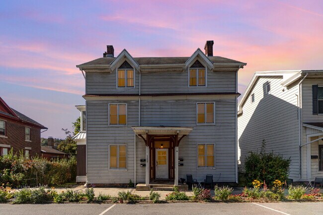 Building Photo - 149 N 2nd St