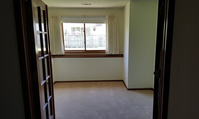 Building Photo - 2900 Eindborough Dr