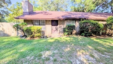Building Photo - 9345 Chisholm Rd