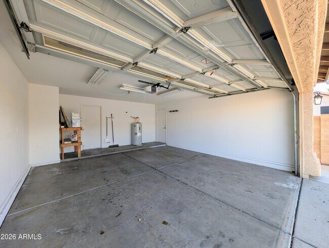 Building Photo - 8639 W Fullam St