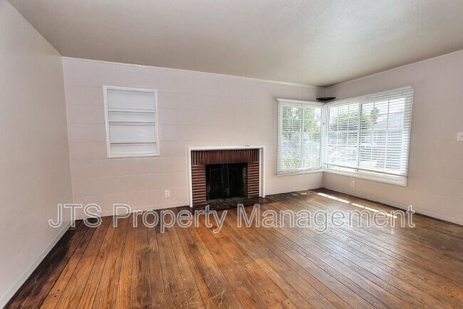 Building Photo - 3109-3111 Hampshire Drive