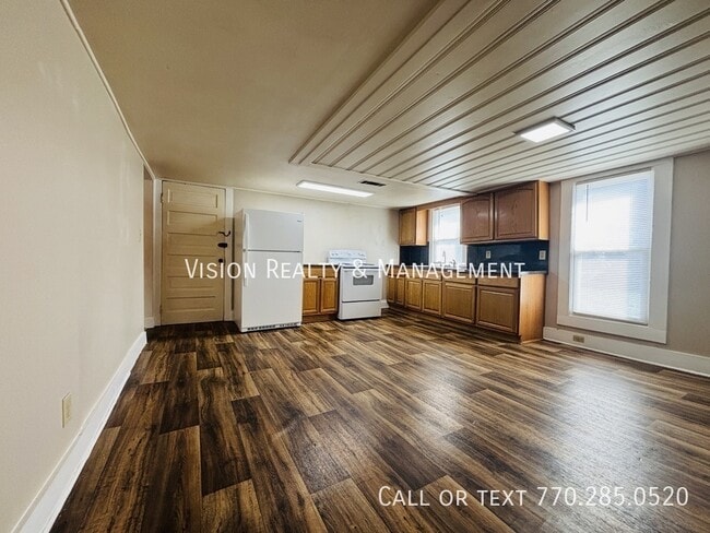 Building Photo - 240 Clem Lowell Rd