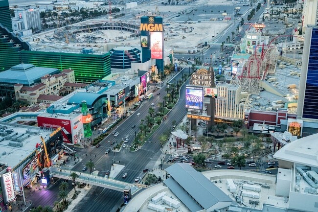 Building Photo - Waldorf Astoria Las Vegas- 1 bed .5 bath on the 39th floor!