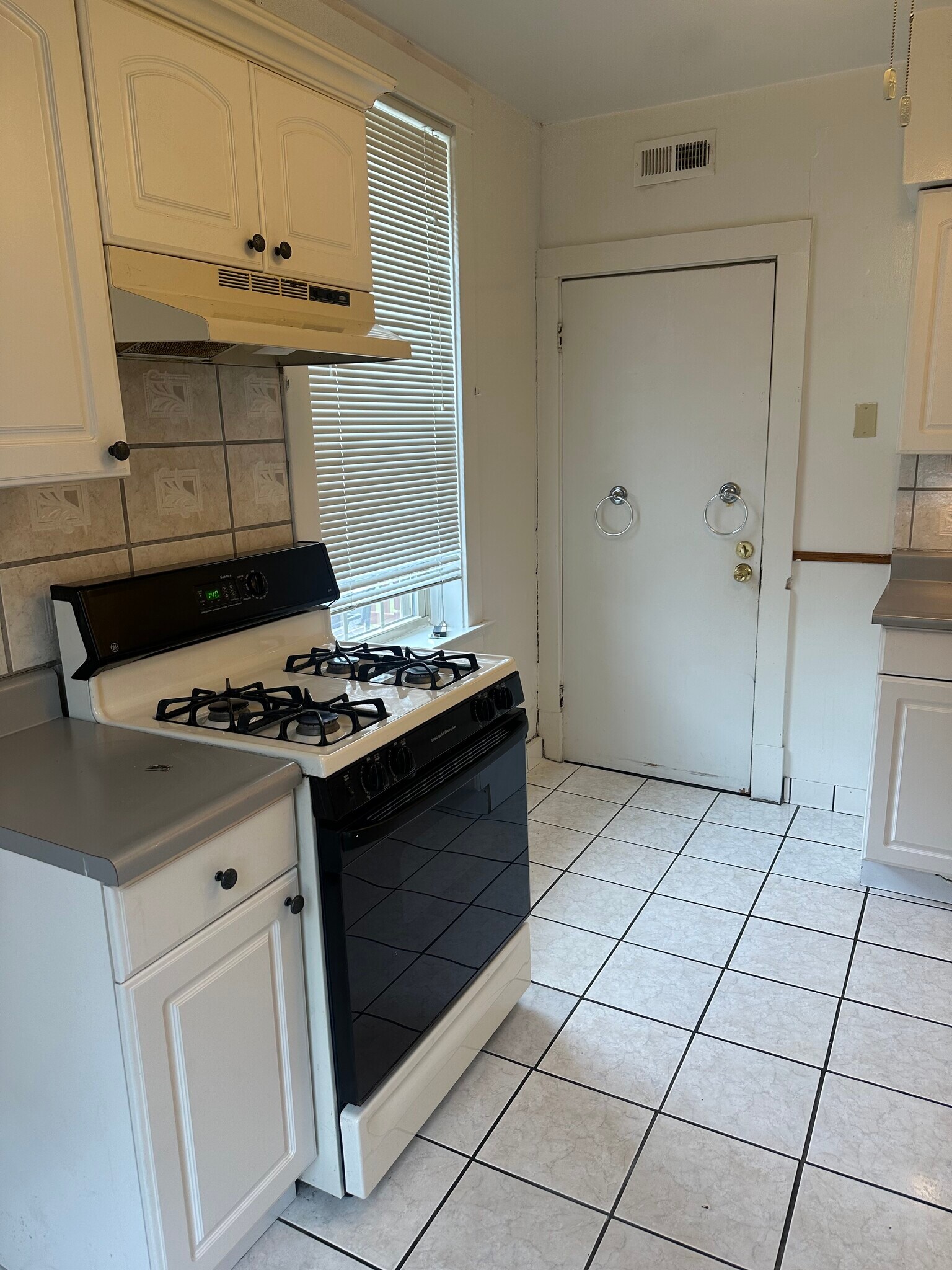 Building Photo - 6515 Bartmer Ave