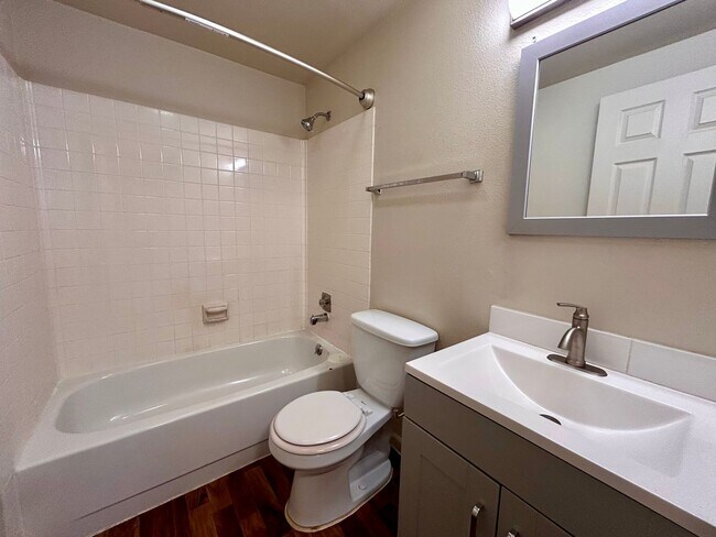 Building Photo - $0 DEPOSIT OPTION. COZY 2-BEDROOM CONDO WITH NO CARPET, 2 PARKING SPACES, IN WESTMINSTER. WITH EA...