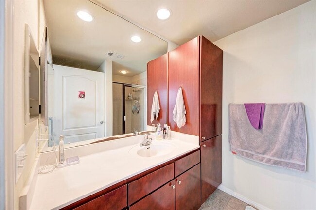 Building Photo - 2505 San Gabriel St