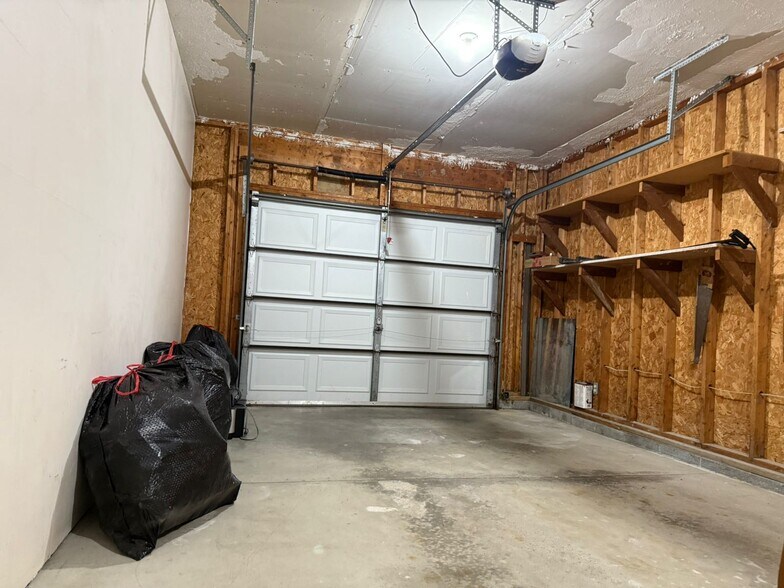 Building Photo - 2347 Ferguson Rd