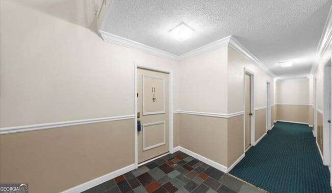 Building Photo - 6851 Roswell Rd