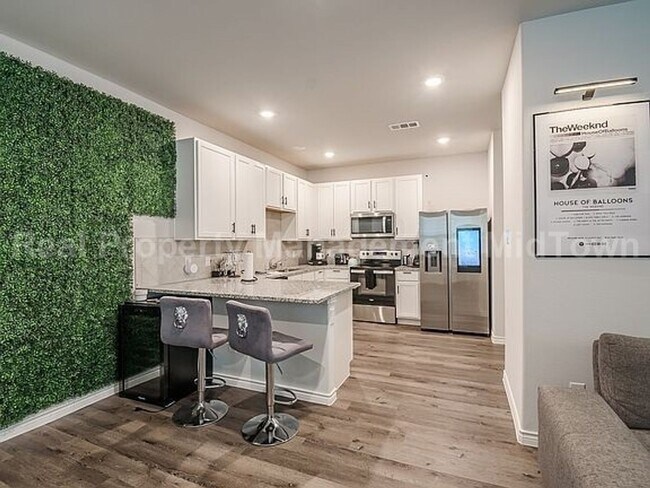 Building Photo - 5632 Shore Point Trl