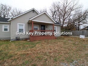 Building Photo - Updated 3 BR 1 BA House with Upgraded Appliances (SECTION 8 APPROVED)