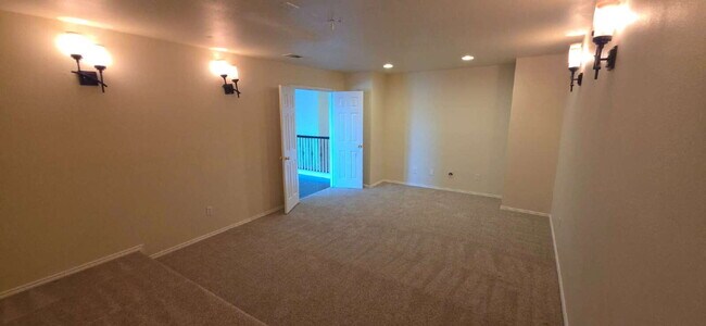 Building Photo - Expansive Mansfield Home with 5 Bedrooms, ...