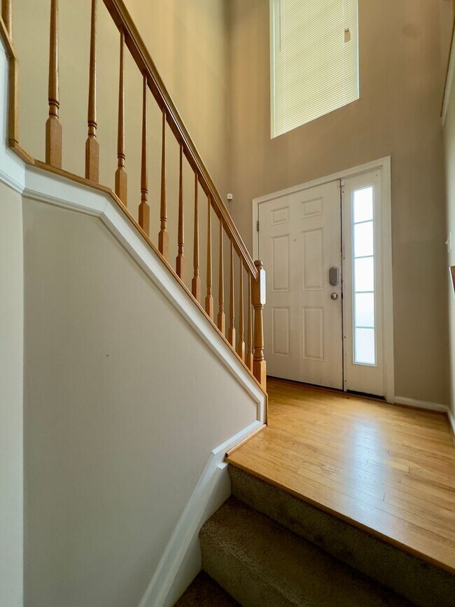 Building Photo - Charming 3BD/2BA/2 Half Bath Townhome with Garage in Aberdeen, MD!