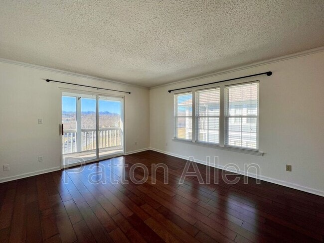 Building Photo - 4606 Breakers Ln