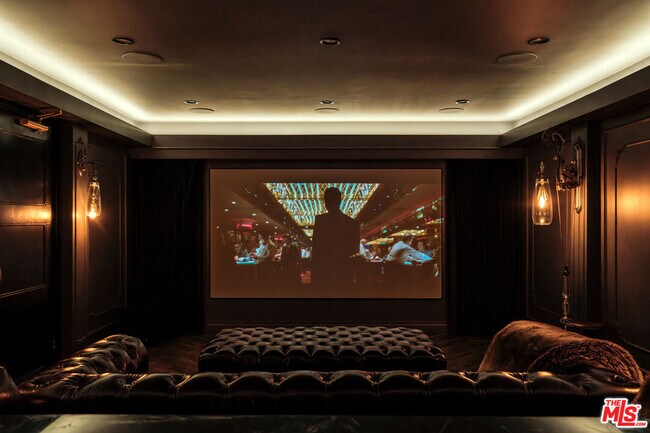 Building Photo - 18875 Pasadero Dr