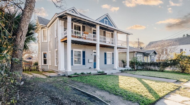 Building Photo - 410 E Carson St