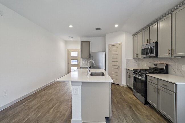 Building Photo - 14819 Cold Water Dr