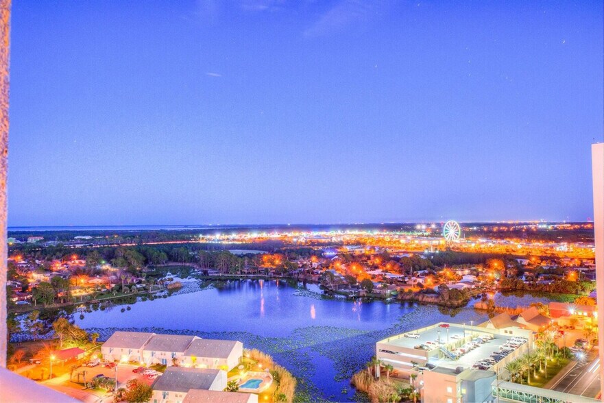 Building Photo - 16819 Front Beach Rd