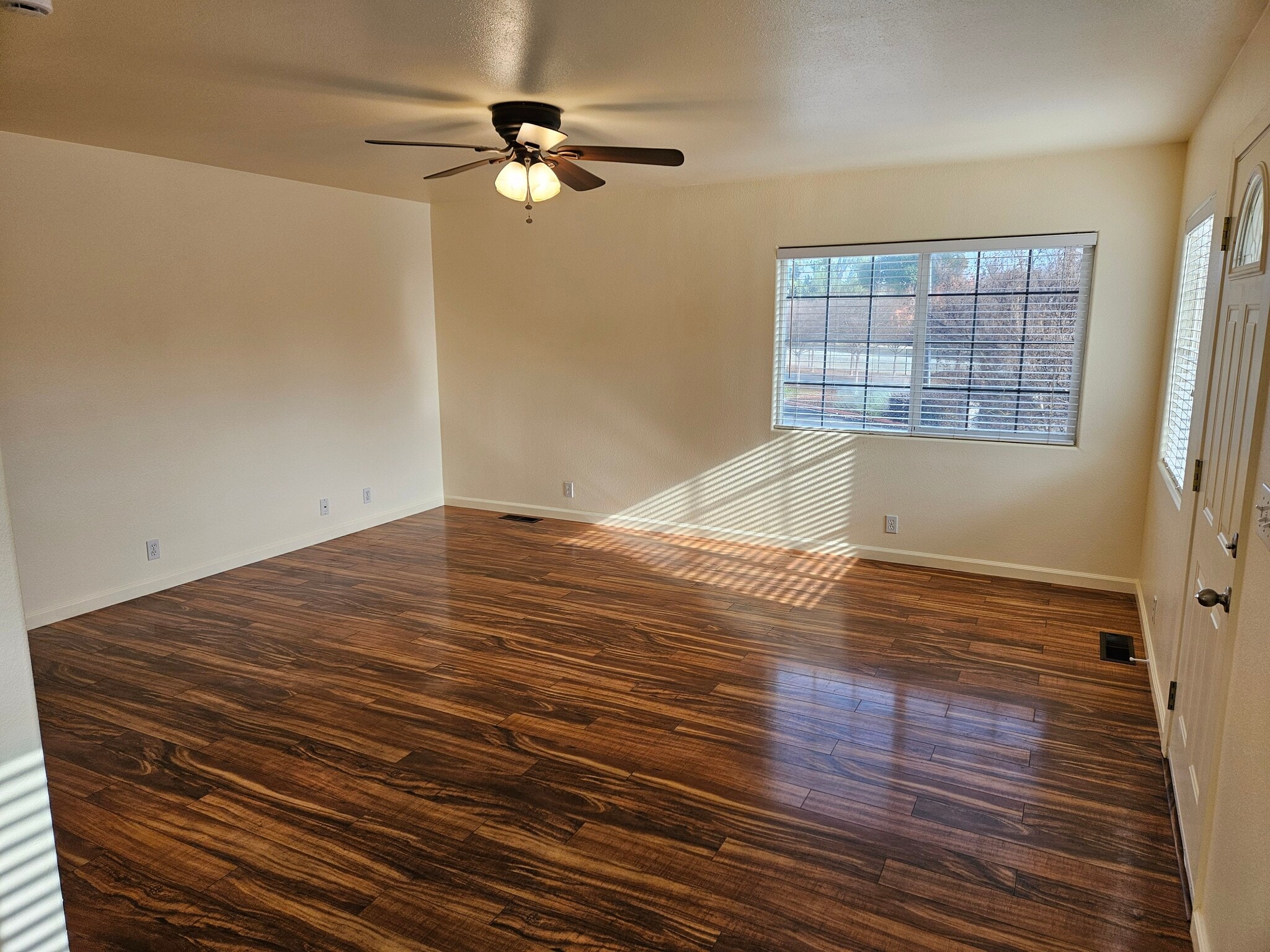 Building Photo - 1001 Stoddard Ave